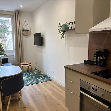 Elegant T2 A Bron, Tramway A 2Min, Box Parking, 4Personnes 아파트 외부 사진