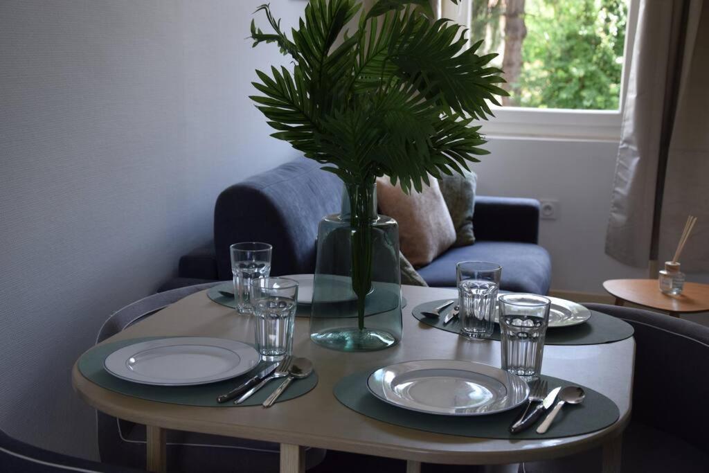 Elegant T2 A Bron, Tramway A 2Min, Box Parking, 4Personnes 아파트 외부 사진