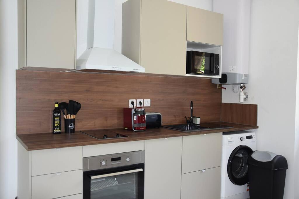 Elegant T2 A Bron, Tramway A 2Min, Box Parking, 4Personnes 아파트 외부 사진