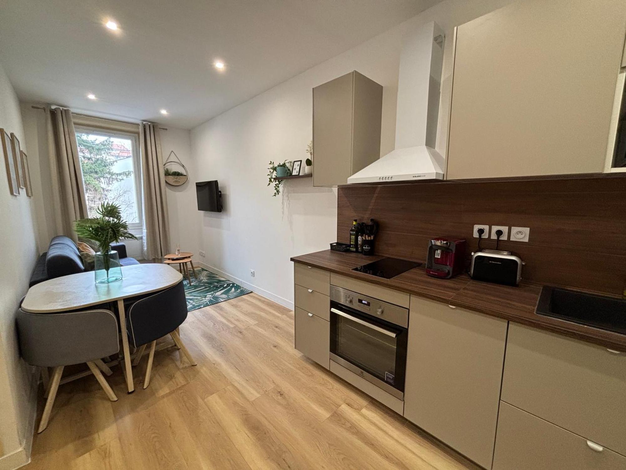 Elegant T2 A Bron, Tramway A 2Min, Box Parking, 4Personnes 아파트 외부 사진